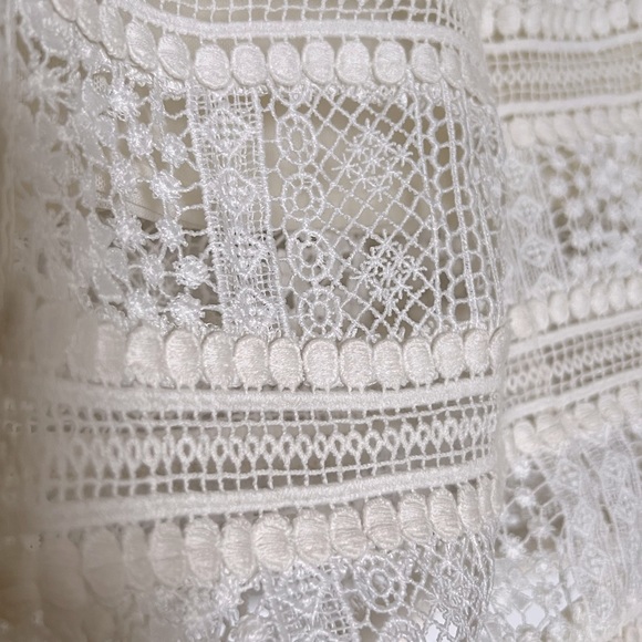 Lace skirt in size small - Picture 4 of 8